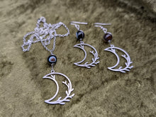 Load image into Gallery viewer, Moonlight Vines Sardonyx Earrings and Necklace Set