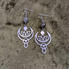 Load image into Gallery viewer, Elevate Labradorite Earrings
