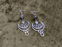 Load image into Gallery viewer, Elevate Labradorite Earrings
